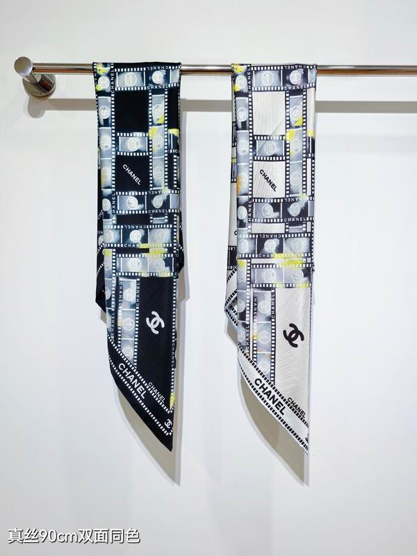 Chanel silk scarf 90X90cm E050865